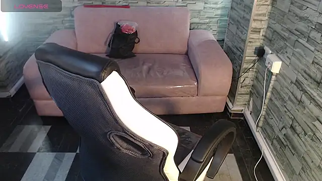 Snapshot of renata_russo_b chatting on February 2025 08:02:02 PM renata russo b online show from February 2025 08:02:02 PM