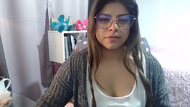 Snapshot of KatteAngelLat chatting on September 2025 11:04:02 PM KatteAngelLat online show from September 2025 11:04:02 PM