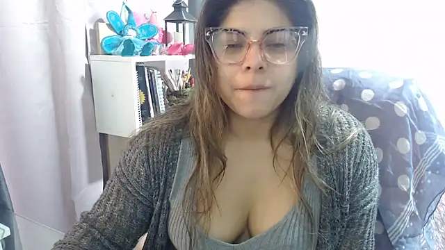 Snapshot of KatteAngelLat chatting on September 2025 12:59:02 AM KatteAngelLat online show from September 2025 12:59:02 AM