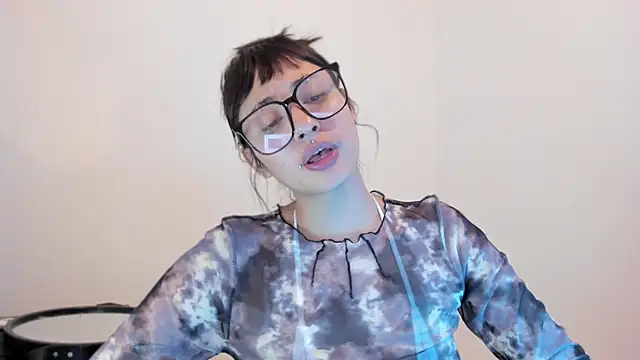 ggor4w33 online show from October 2025 02:01:02 AM