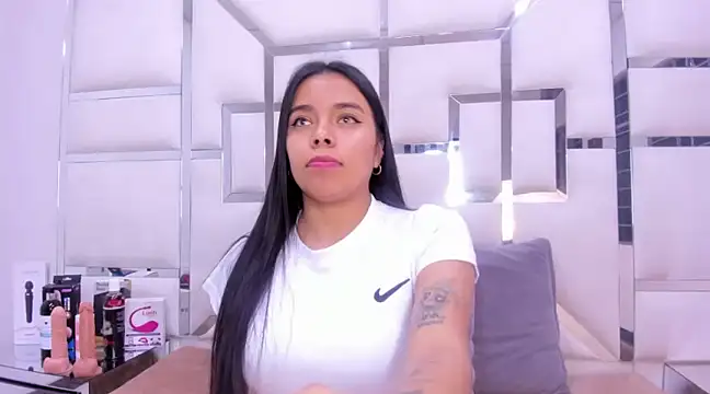 Snapshot of ZoeWan69 chatting on February 2025 01:49:02 PM ZoeWan69 online show from February 2025 01:49:02 PM