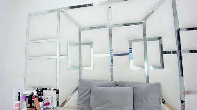 Snapshot of ZoeWan69 chatting on March 2025 06:21:02 PM ZoeWan69 online show from March 2025 06:21:02 PM