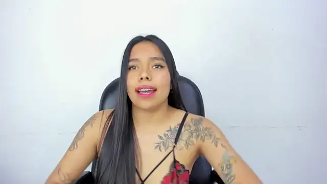 Snapshot of ZoeWan69 chatting on March 2025 02:58:01 PM ZoeWan69 online show from March 2025 02:58:01 PM