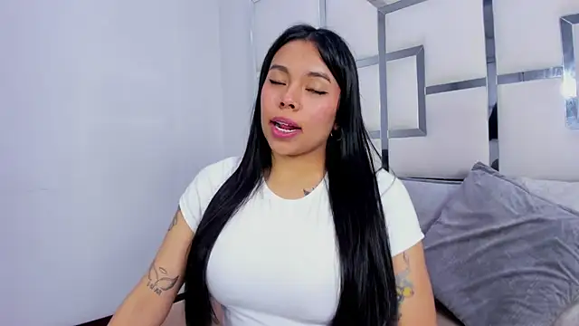 Snapshot of ZoeWan69 chatting on September 2025 12:50:02 PM ZoeWan69 online show from September 2025 12:50:02 PM