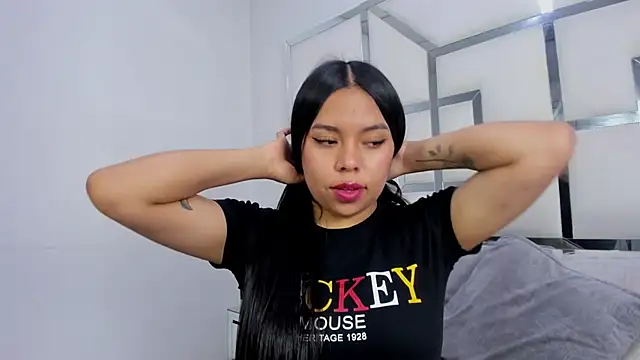 Snapshot of ZoeWan69 chatting on September 2025 12:19:01 PM ZoeWan69 online show from September 2025 12:19:01 PM