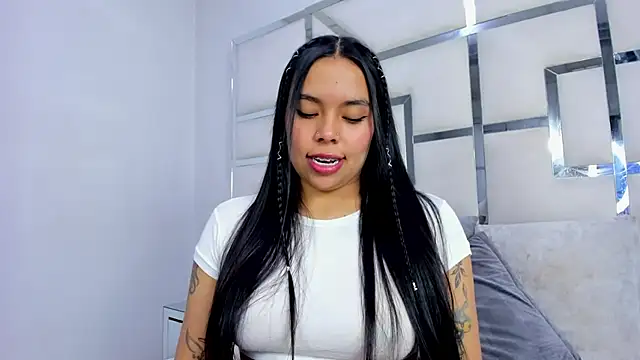 Snapshot of ZoeWan69 chatting on October 2025 01:56:02 PM ZoeWan69 online show from October 2025 01:56:02 PM