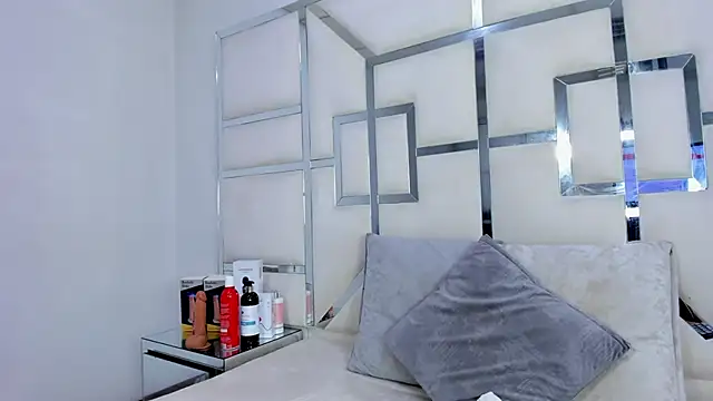 Snapshot of ZoeWan69 chatting on October 2025 02:56:01 AM ZoeWan69 online show from October 2025 02:56:01 AM