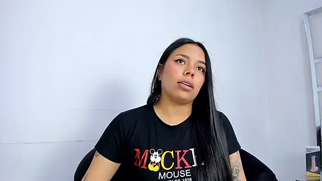 ZoeWan69 online show from November 2025 12:16:02 PM