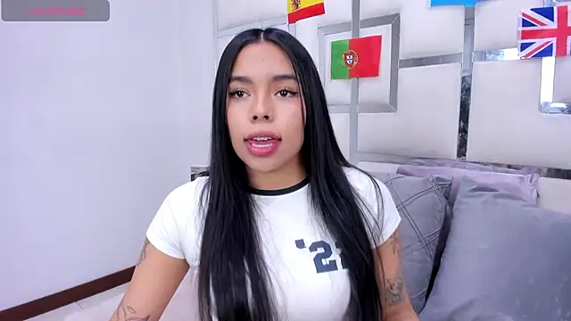 ZoeWan69 online show from June 2026 03:33:01 PM