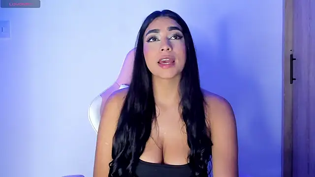 Snapshot of Bella_ricci_ chatting on February 2025 03:15:02 PM Bella ricci online show from February 2025 03:15:02 PM