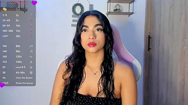 Snapshot of Bella_ricci_ chatting on October 2025 03:09:02 PM Bella ricci online show from October 2025 03:09:02 PM