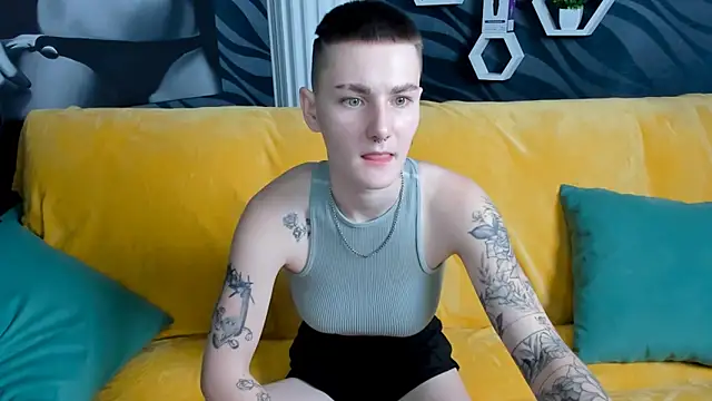 Snapshot of LindaBryantt chatting on February 2025 10:02:01 AM LindaBryantt online show from February 2025 10:02:01 AM