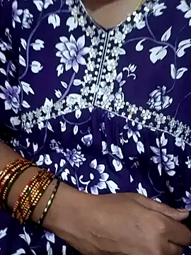 Snapshot of varsha-milky1 chatting on February 2025 05:58:01 AM varsha-milky1 online show from February 2025 05:58:01 AM