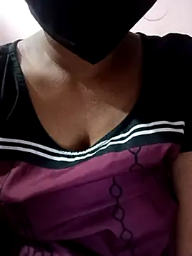 Snapshot of varsha-milky1 chatting on March 2025 08:40:01 AM varsha-milky1 online show from March 2025 08:40:01 AM