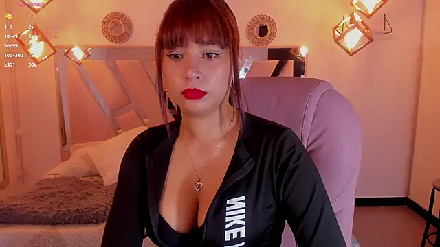 victoria  Smith online show from February 2025 11:50:01 AM