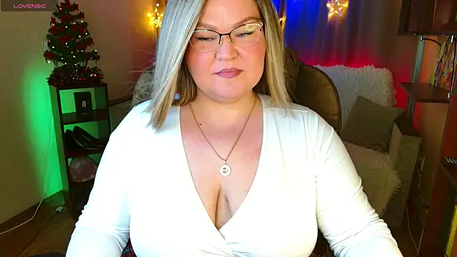 Vivien  wet online show from December 2025 09:48:01 AM