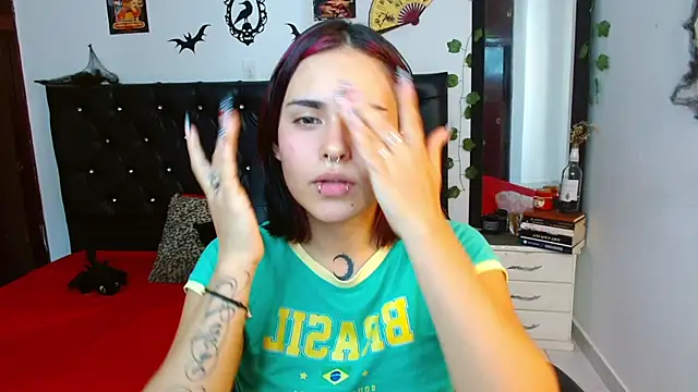 Snapshot of veronica_luar chatting on February 2026 08:05:02 PM veronica luar online show from February 2026 08:05:02 PM