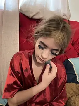 Snapshot of akirahattori chatting on October 2025 04:37:01 PM akirahattori online show from October 2025 04:37:01 PM