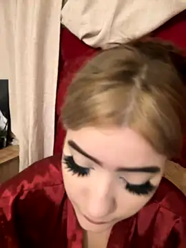 Snapshot of akirahattori chatting on October 2025 03:18:01 AM akirahattori online show from October 2025 03:18:01 AM