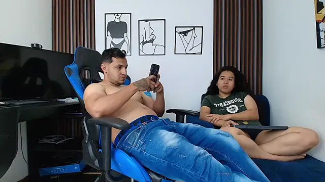 Snapshot of ema_abby chatting on September 2025 08:41:02 PM ema abby online show from September 2025 08:41:02 PM