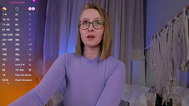 Snapshot of Agatha_Mott chatting on March 2025 02:01:02 PM Agatha Mott online show from March 2025 02:01:02 PM