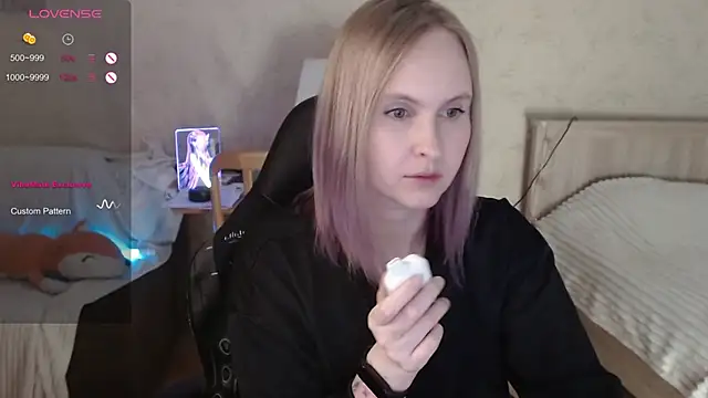 Snapshot of Agatha_Mott chatting on October 2025 05:17:02 AM Agatha Mott online show from October 2025 05:17:02 AM