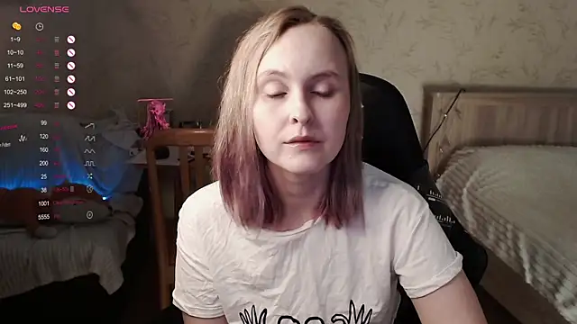 Snapshot of Agatha_Mott chatting on October 2025 11:22:01 AM Agatha Mott online show from October 2025 11:22:01 AM