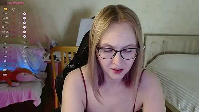 Snapshot of Agatha_Mott chatting on October 2025 03:01:02 AM Agatha Mott online show from October 2025 03:01:02 AM