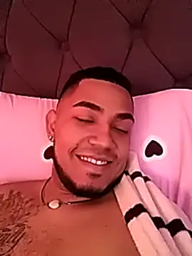 Snapshot of Elgroney23 chatting on February 2025 04:00:02 PM Elgroney23 online show from February 2025 04:00:02 PM