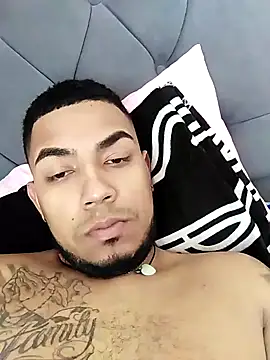 Snapshot of Elgroney23 chatting on February 2025 09:45:02 PM Elgroney23 online show from February 2025 09:45:02 PM