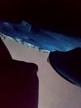 Snapshot of Elgroney23 chatting on December 2025 01:10:02 AM Elgroney23 online show from December 2025 01:10:02 AM