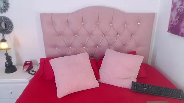 Snapshot of triana_crimson chatting on February 2025 10:32:01 PM triana crimson online show from February 2025 10:32:01 PM