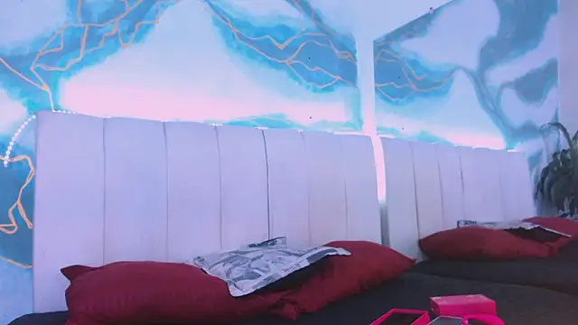 Snapshot of triana_crimson chatting on September 2025 09:40:02 PM triana crimson online show from September 2025 09:40:02 PM