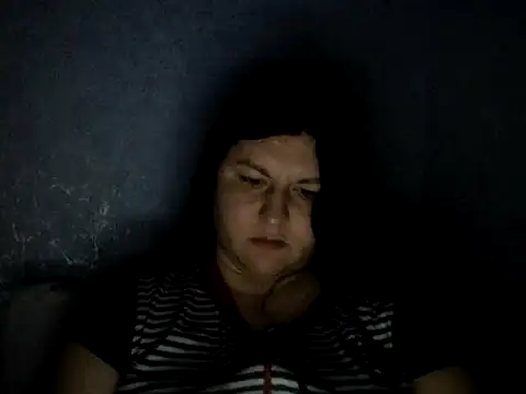 KiraSwee online show from March 2025 07:17:01 PM