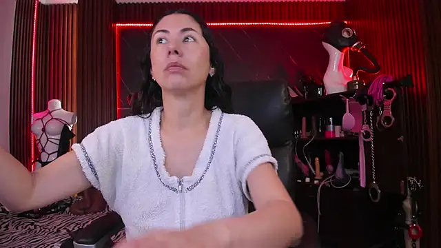 Snapshot of XiaQueen chatting on November 2025 11:32:02 AM XiaQueen online show from November 2025 11:32:02 AM