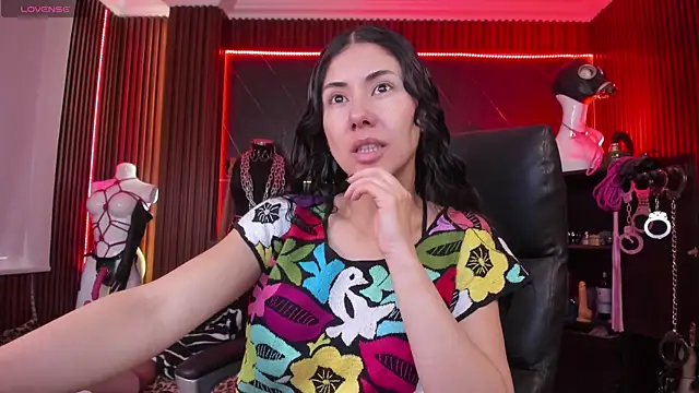 Snapshot of XiaQueen chatting on December 2025 09:01:02 PM XiaQueen online show from December 2025 09:01:02 PM