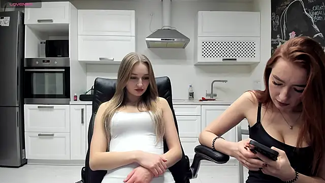 lisenok online show from December 2025 02:48:01 PM