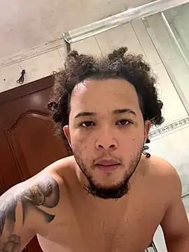 Snapshot of yeiyei_oficial chatting on October 2025 05:42:01 PM yeiyei oficial online show from October 2025 05:42:01 PM