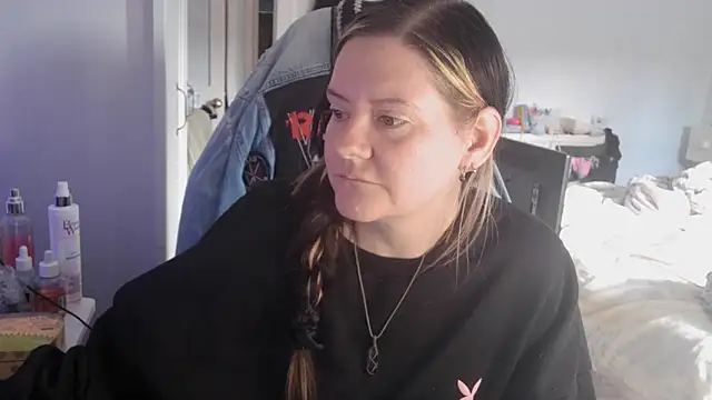 AureliaXOX online show from September 2025 02:44:02 PM