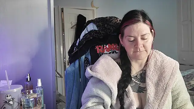 AureliaXOX online show from December 2025 09:18:01 AM