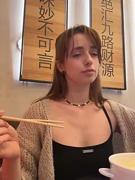 Snapshot of Maria_Moonlight chatting on March 2026 03:29:02 PM Maria Moonlight online show from March 2026 03:29:02 PM