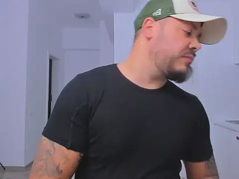 Snapshot of ZackMasterss chatting on November 2025 11:25:01 PM ZackMasterss online show from November 2025 11:25:01 PM