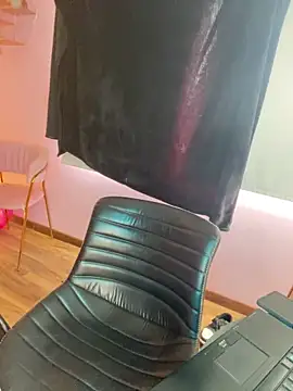 Snapshot of Valu_euphoria chatting on February 2025 07:54:01 PM Valu euphoria online show from February 2025 07:54:01 PM