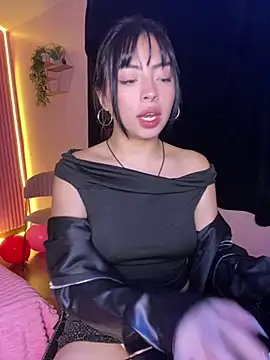 Snapshot of Valu_euphoria chatting on February 2025 02:06:02 AM Valu euphoria online show from February 2025 02:06:02 AM