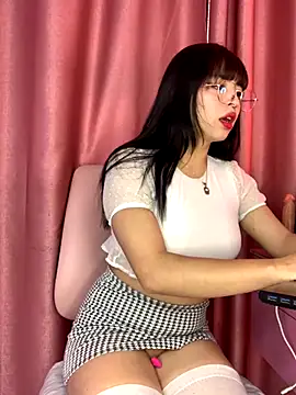 Snapshot of Valu_euphoria chatting on September 2025 07:06:02 PM Valu euphoria online show from September 2025 07:06:02 PM