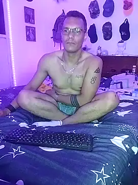 Snapshot of XhaseFoX chatting on March 2025 05:42:02 AM XhaseFoX online show from March 2025 05:42:02 AM