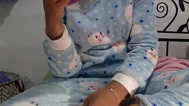 Snapshot of sharonlopez9611 chatting on February 2026 03:35:01 AM sharonlopez9611 online show from February 2026 03:35:01 AM