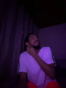 Snapshot of Mineirinho043 chatting on February 2026 07:04:02 AM Mineirinho043 online show from February 2026 07:04:02 AM