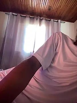 Snapshot of Mineirinho043 chatting on February 2026 01:43:01 PM Mineirinho043 online show from February 2026 01:43:01 PM