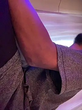 Mineirinho043 online show from April 2026 04:52:02 PM